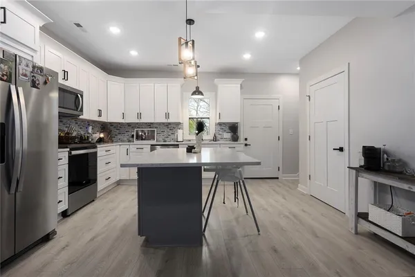 $245,000 | 10 West Broadway Street, Higginsville, MO 64037