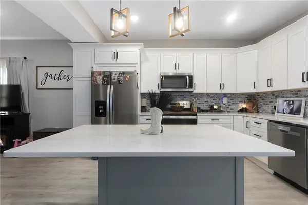 $245,000 | 10 West Broadway Street, Higginsville, MO 64037