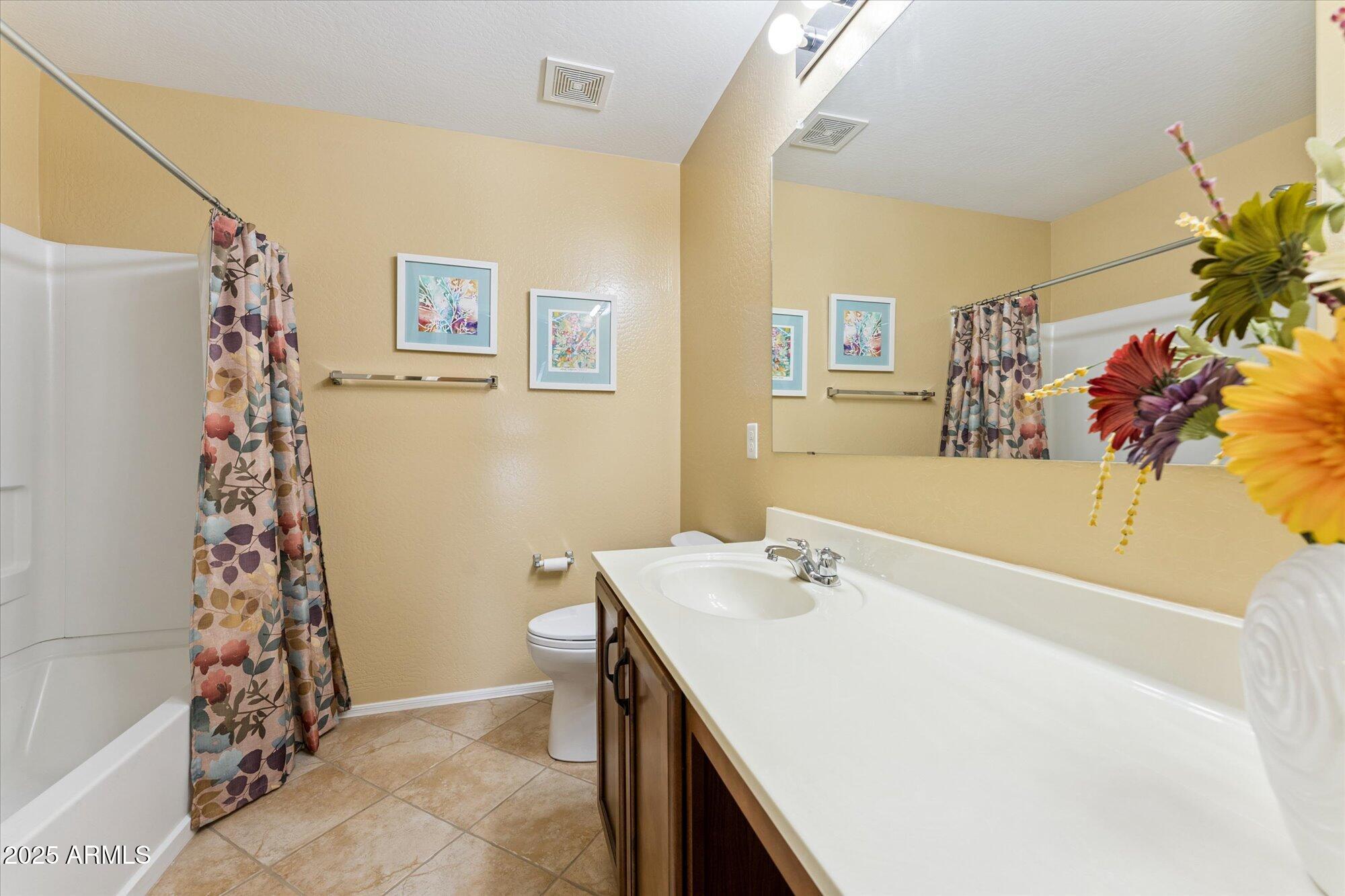1458 North 80th Lane Phoenix, AZ 85043 - Photo 26 of 36 Full bath