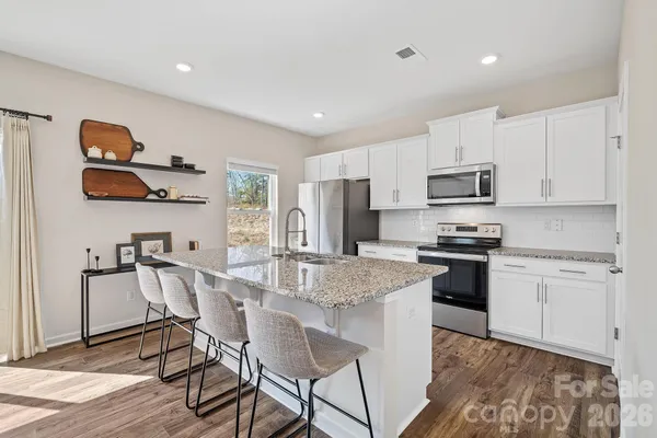 $469,000 | 132 Ridgeview Lane, Mars Hill, NC 28754