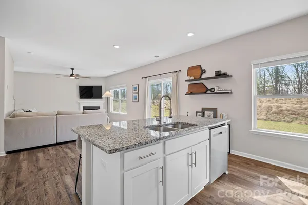 $469,000 | 132 Ridgeview Lane, Mars Hill, NC 28754