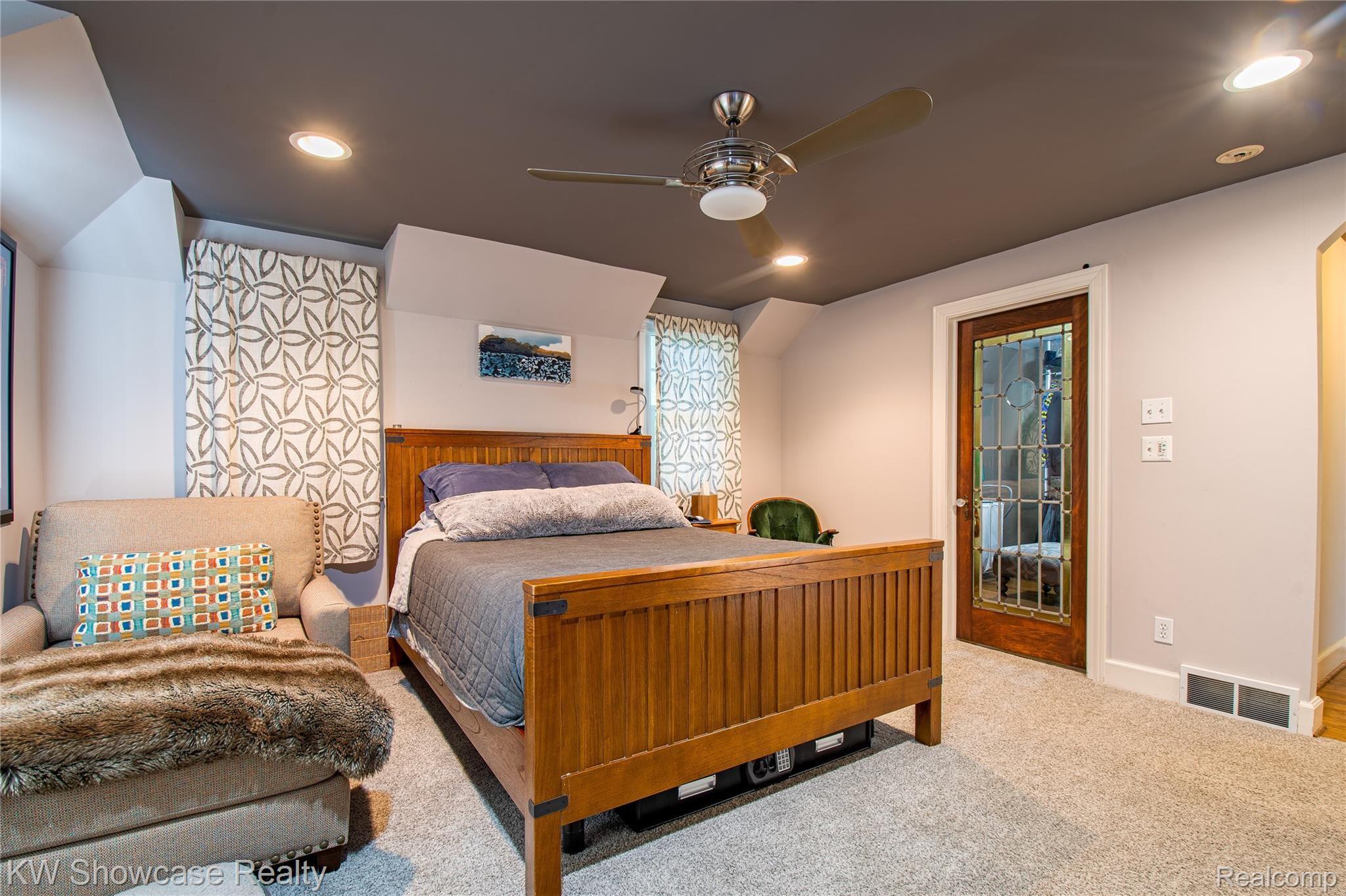 12 Amherst Road Pleasant Ridge, MI 48069 - Photo 21 of 62 12 Amherst HDR56.jpg