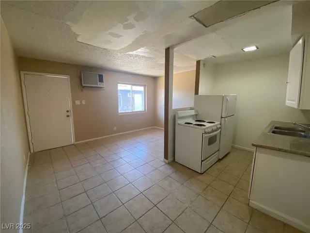 $850 | 236 West Philadelphia Avenue, Unit 4, Las Vegas, NV 89102