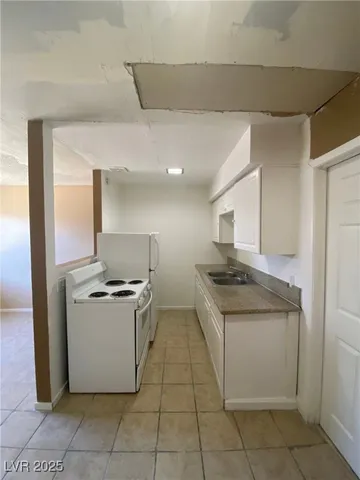 $850 | 236 West Philadelphia Avenue, Unit 4, Las Vegas, NV 89102