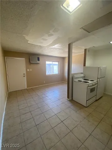 $850 | 236 West Philadelphia Avenue, Unit 4, Las Vegas, NV 89102