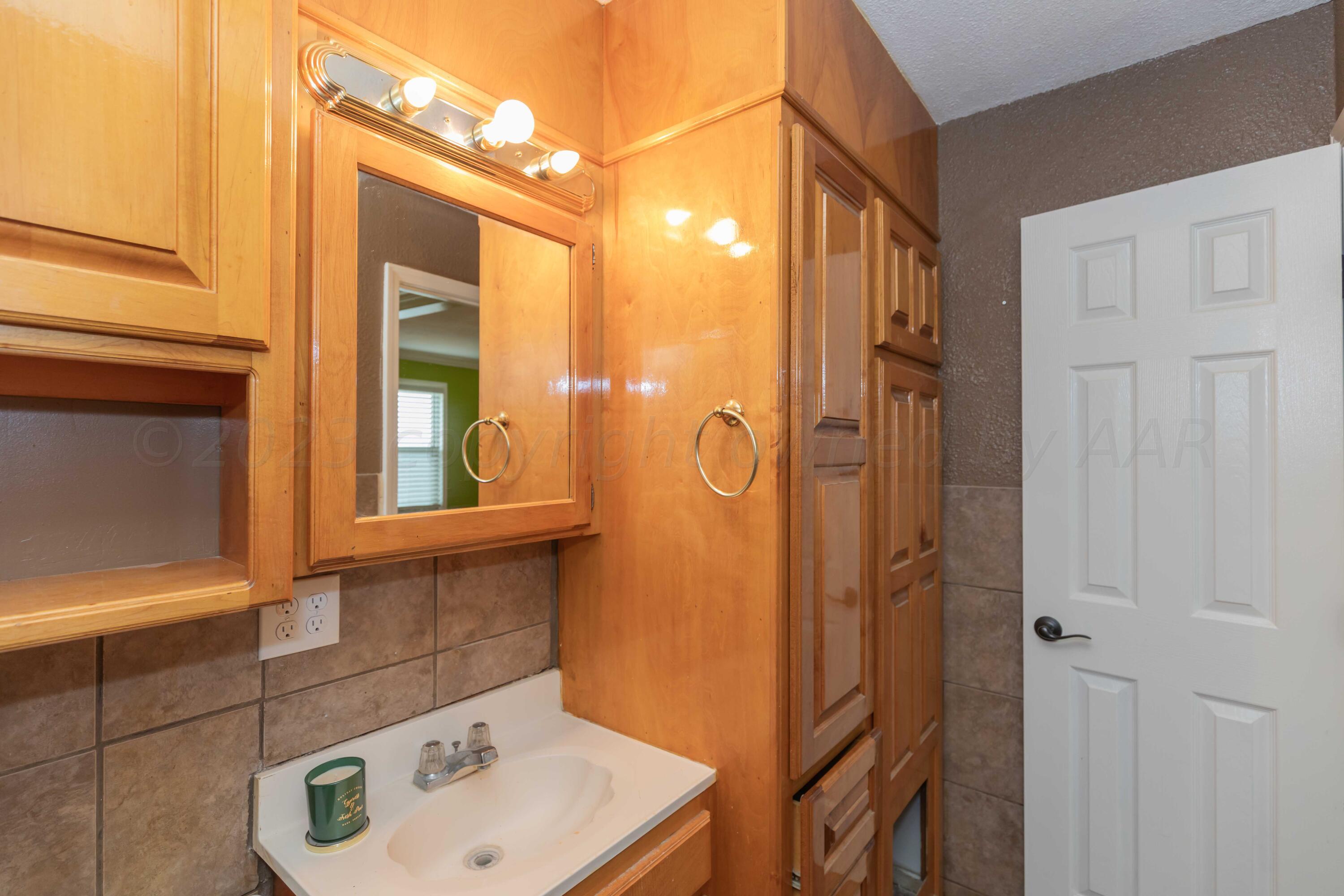 14213 Indian Hill Road Amarillo, TX 79124 - Photo 21 of 39 MASTER BATH VIEW 2