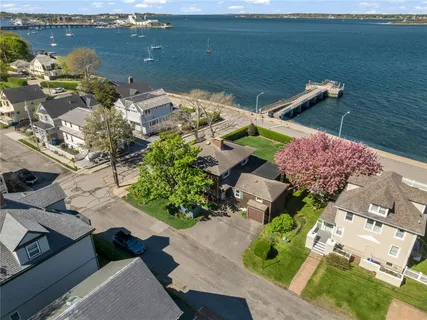 $3,000,000 | 4 Van Zandt Avenue, Newport, RI 02840