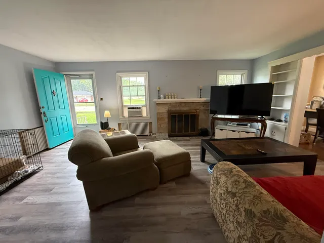 $324,900 | 2313 Deckner Avenue, Green Bay, WI 54302