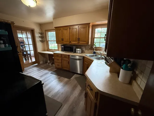 $324,900 | 2313 Deckner Avenue, Green Bay, WI 54302