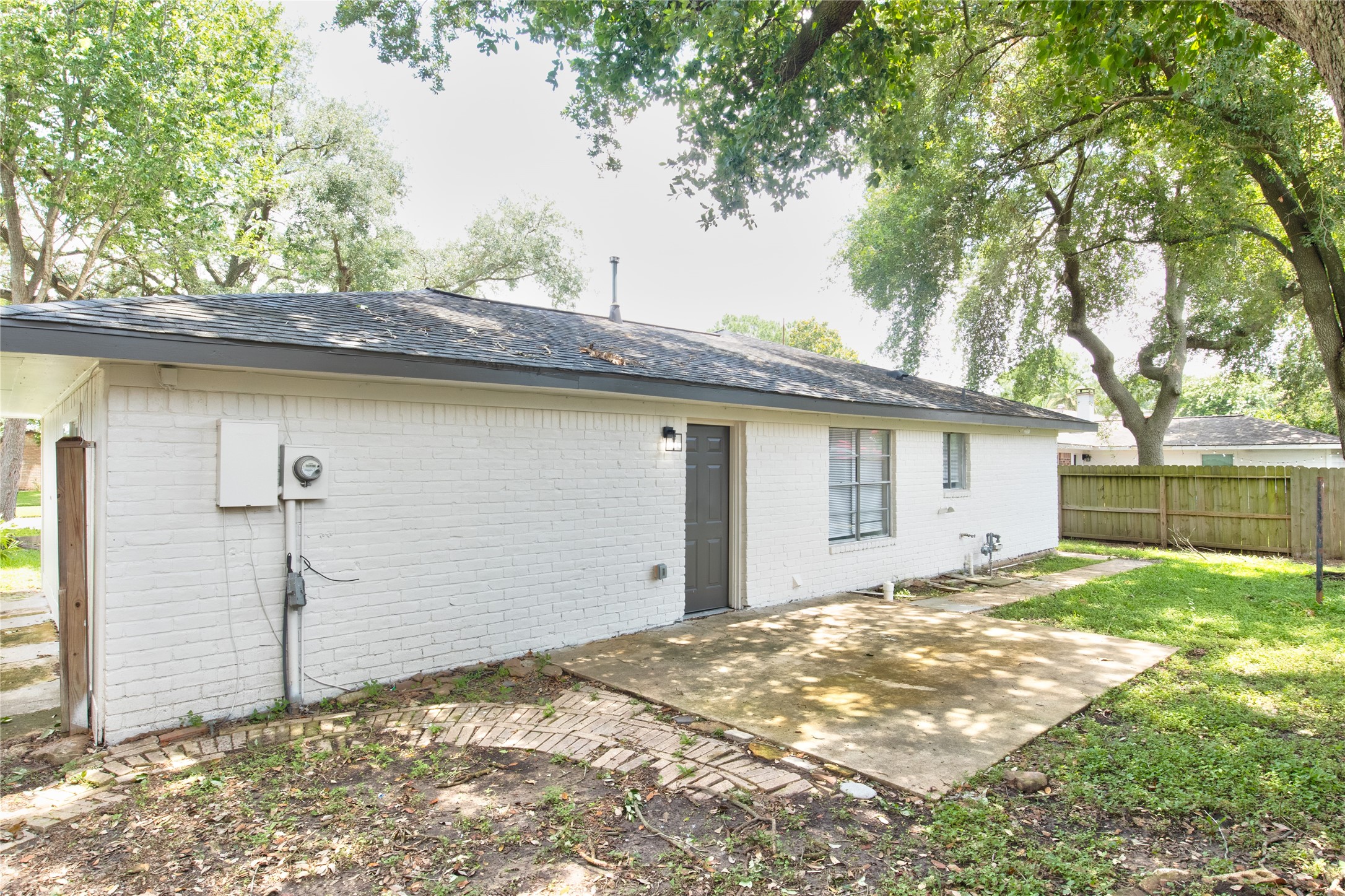 8406 Beechaven Road La Porte, TX 77571 - Photo 23 of 27 Spacious backyard