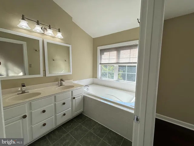 $565,000 | 15656 Avocet Loop, Woodbridge, VA 22191