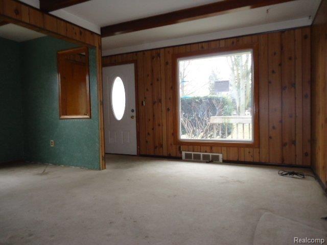 46546 Willis Road Belleville, MI 48111 - Photo 12 of 19 261-835572 Living Room 1.JPG