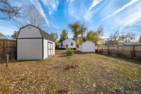 a house view with a yard