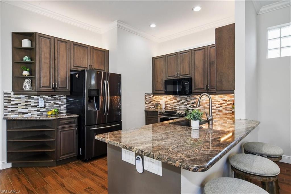 3351 Sandpiper Way Naples, FL 34109 - Photo 6 of 47