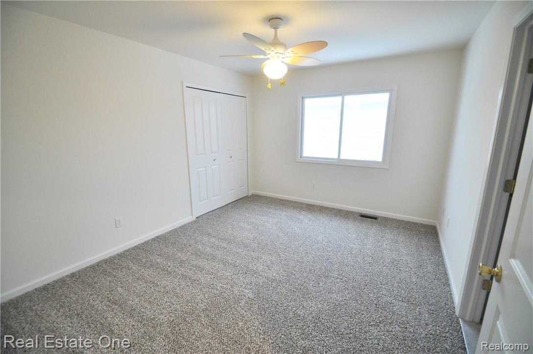 331 Mystic Valley Rochester, MI 48307 - Photo 30 of 39 31.JPG