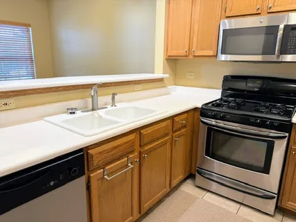 $2,500 | 5 Dewalt Court, Elmhurst, IL 60126