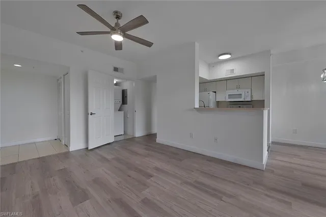 $1,500 | 1885 Florida Club Drive, Unit 8305, Naples, FL 34112