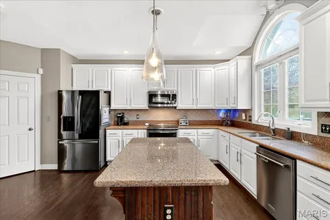 $875,000 | 1460 Highland Valley Drive, Wildwood, MO 63005