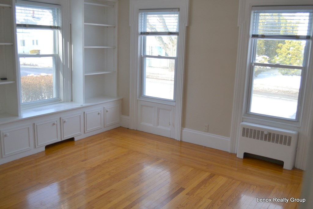 40 County Road Barrington, RI 02806 - Photo 12 of 33 Gallery Image 12