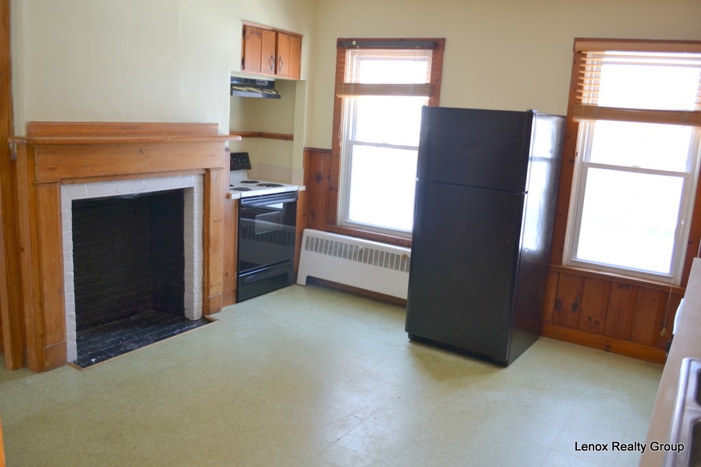 40 County Road Barrington, RI 02806 - Photo 21 of 33 Gallery Image 21