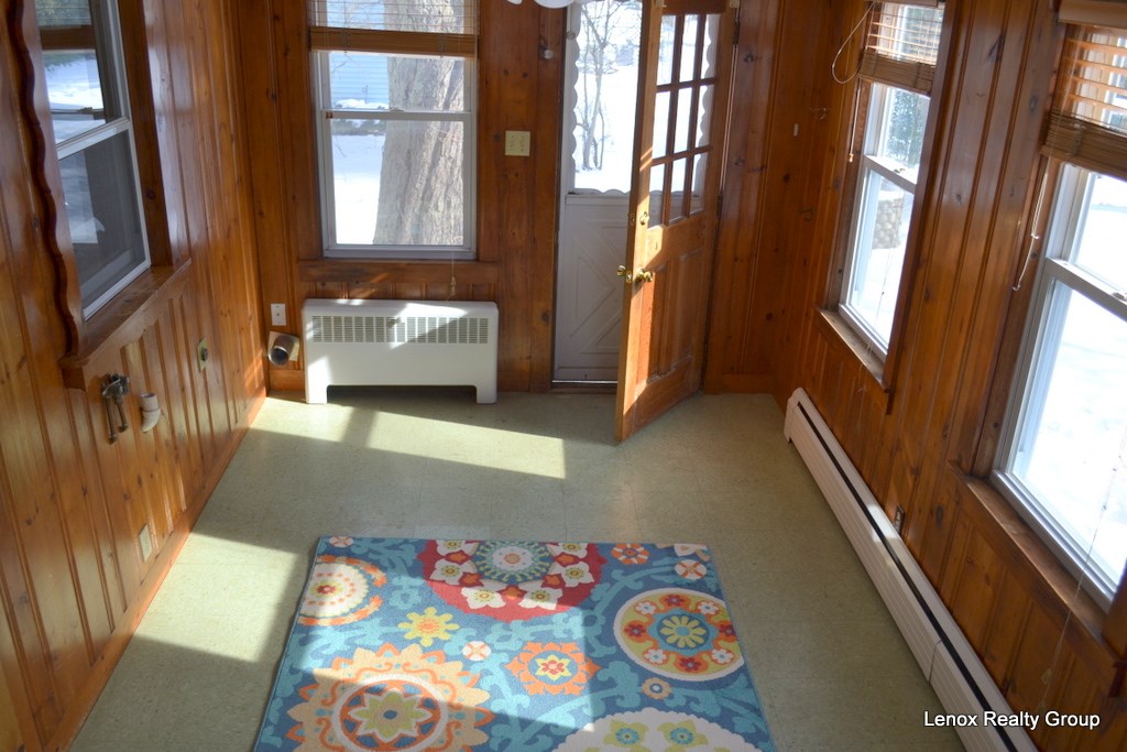 40 County Road Barrington, RI 02806 - Photo 23 of 33 Gallery Image 23