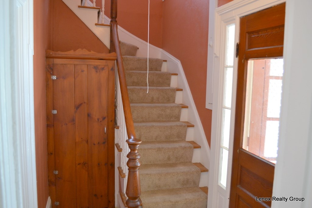 40 County Road Barrington, RI 02806 - Photo 9 of 33 Gallery Image 9