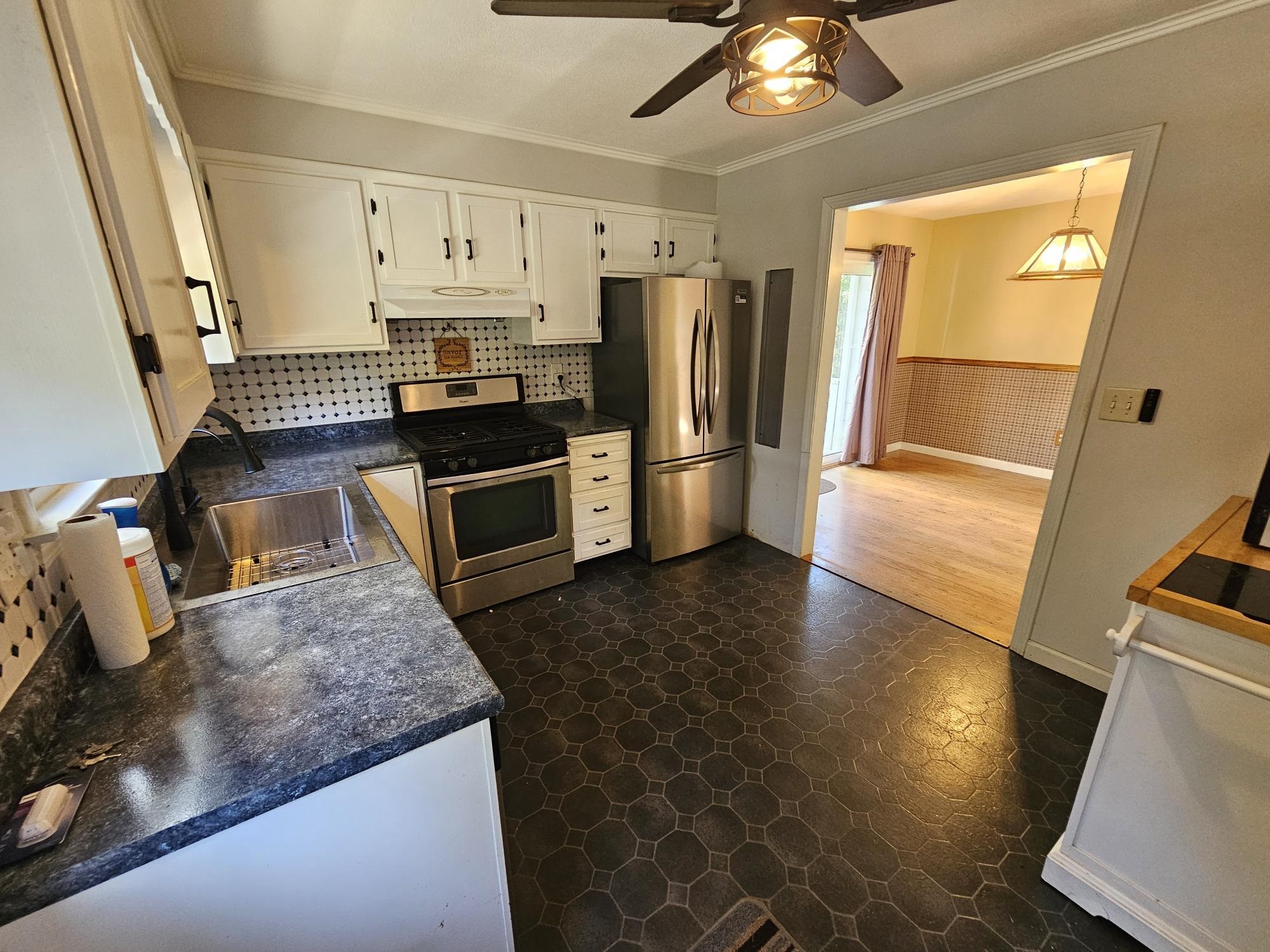398 Chesterfield Road Hinsdale, NH 03451 - Photo 3 of 29 Gallery Image 3