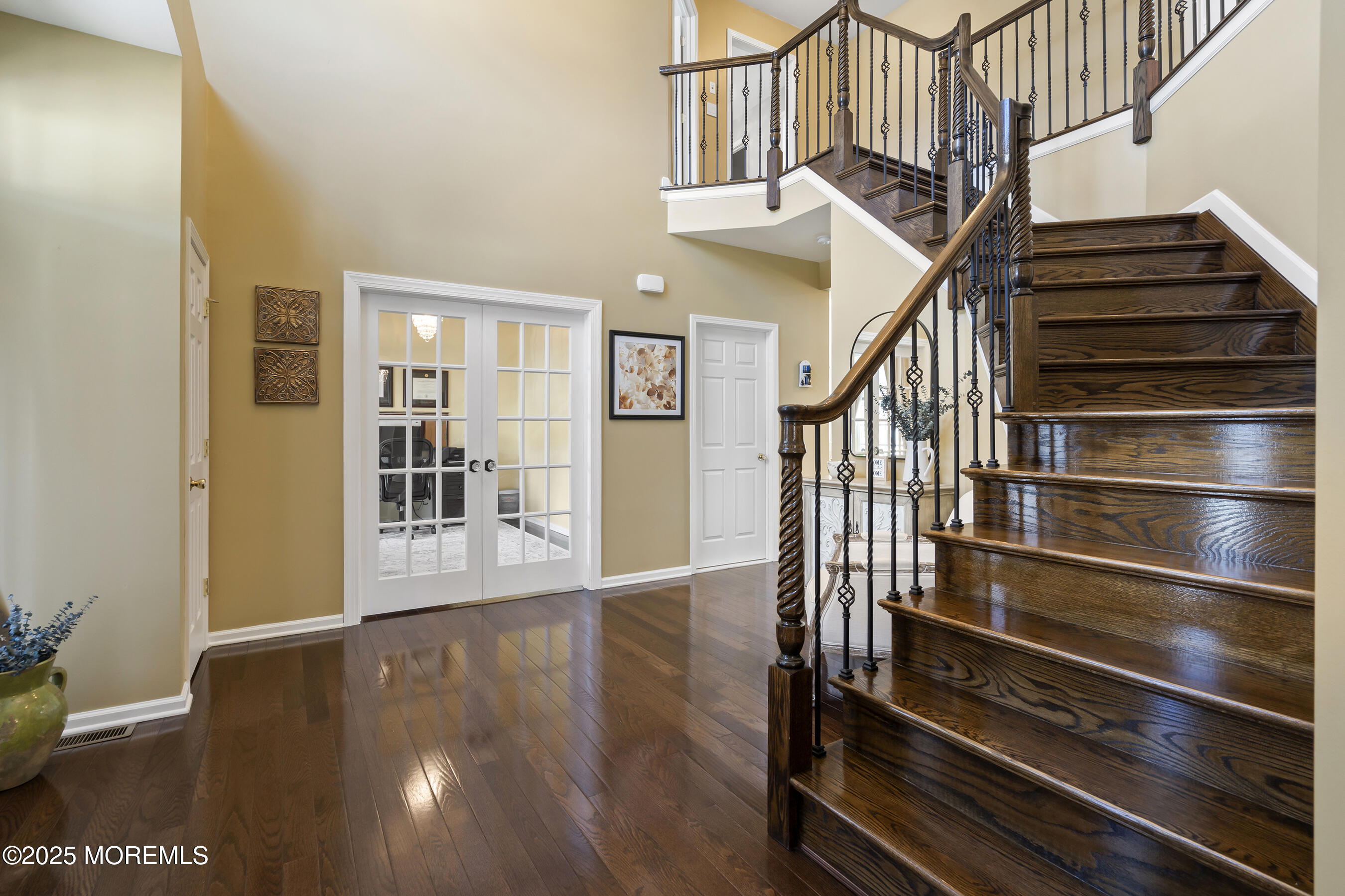 18 Bellagio Road Jackson, NJ 08527 - Photo 4 of 54 08-Foyer to Office