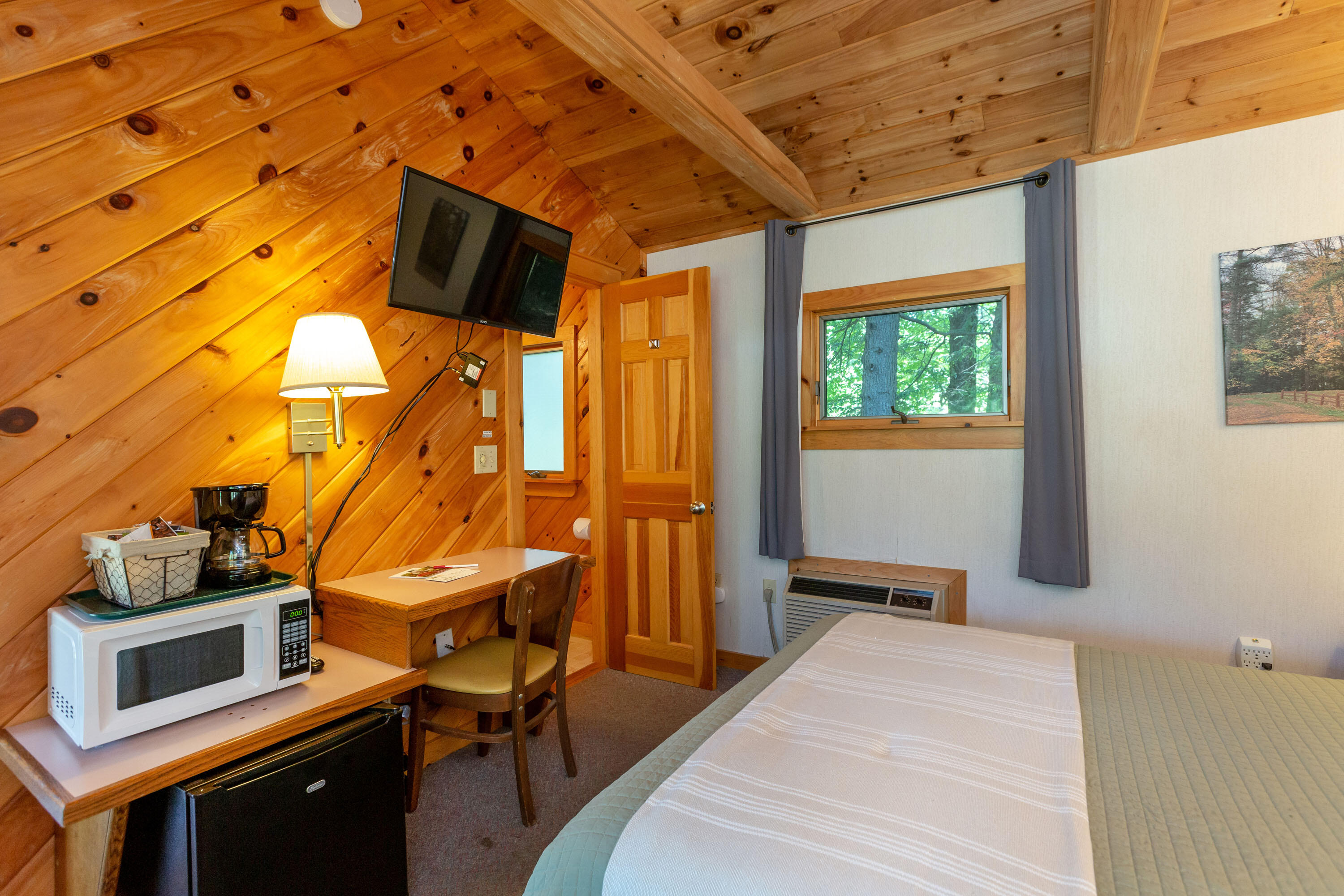 596-608 Bath Road Wiscasset, ME 04578 - Photo 12 of 87 Wiscasseet Lodge_Dunbar_17