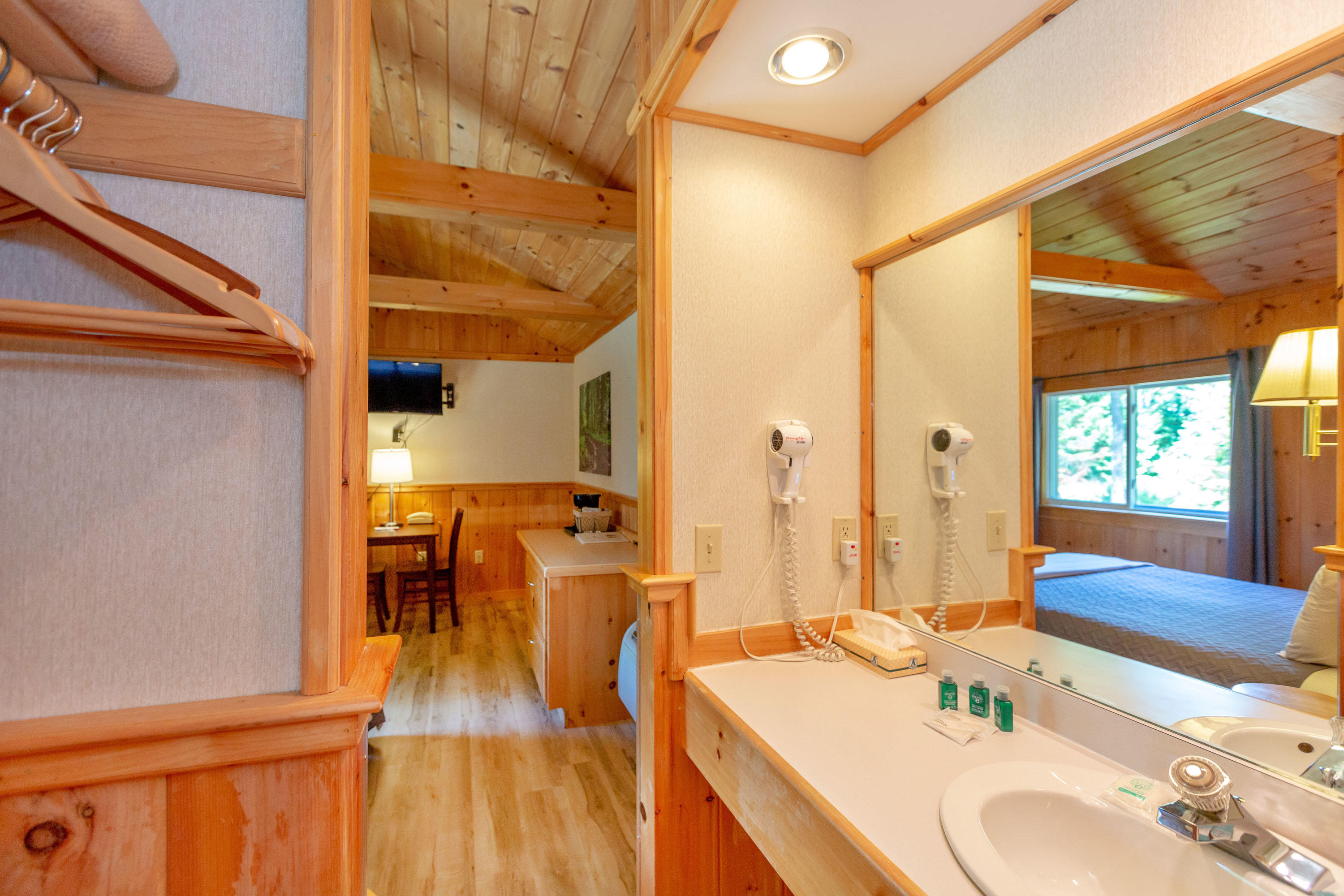 596-608 Bath Road Wiscasset, ME 04578 - Photo 33 of 87 Wiscasseet Lodge_Dunbar_38