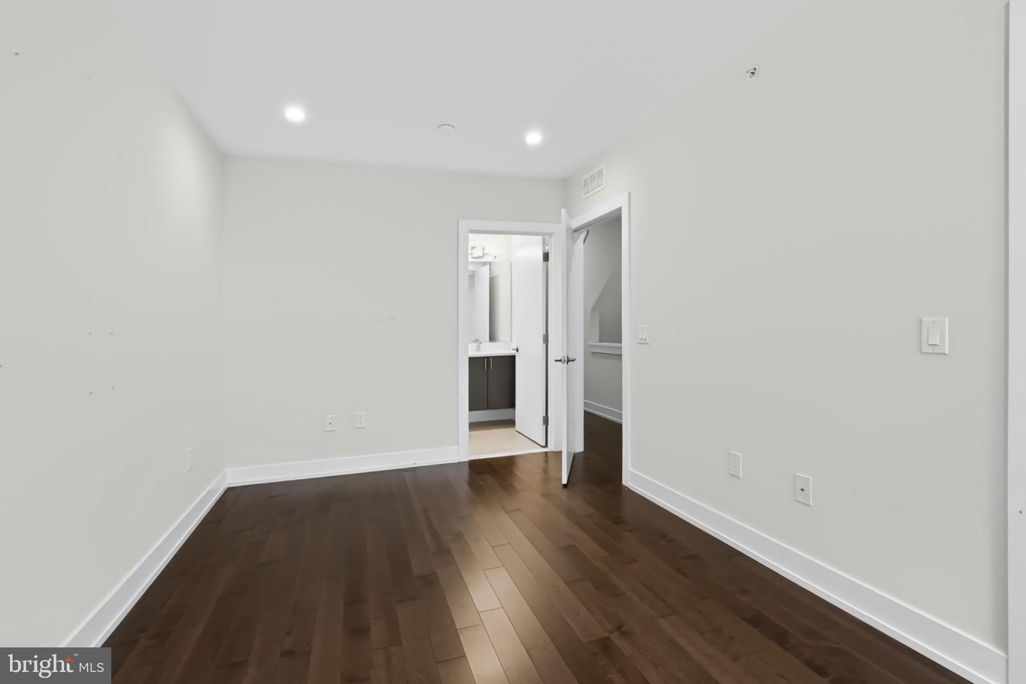 2527 Graduate Square Philadelphia, PA 19146 - Photo 23 of 45 Gallery Image 23