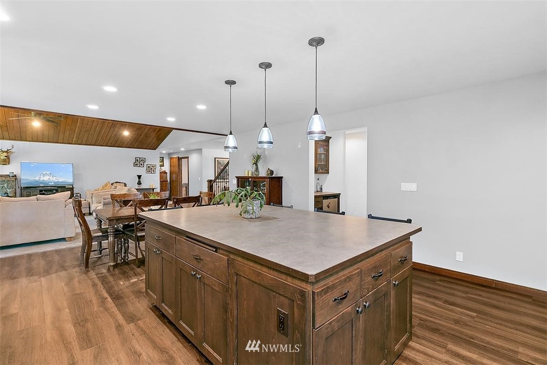 13945 Forsman Road Southeast Olalla, WA 98359 - Photo 13 of 39 Gallery Image 13