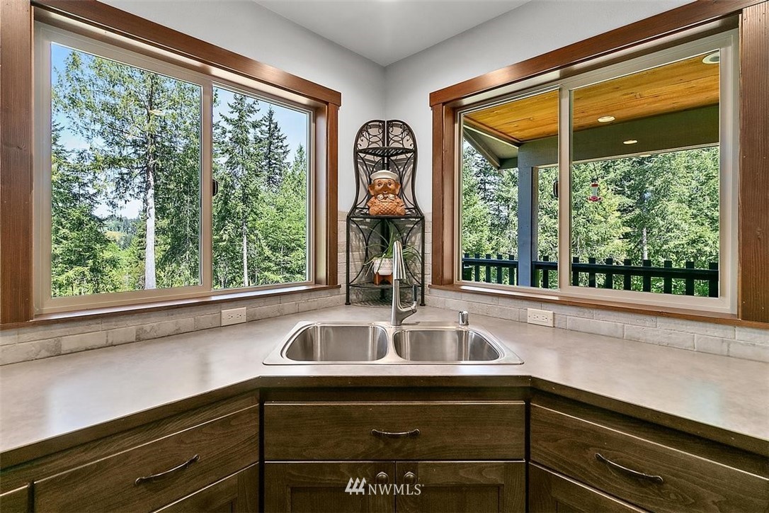 13945 Forsman Road Southeast Olalla, WA 98359 - Photo 14 of 39 Gallery Image 14