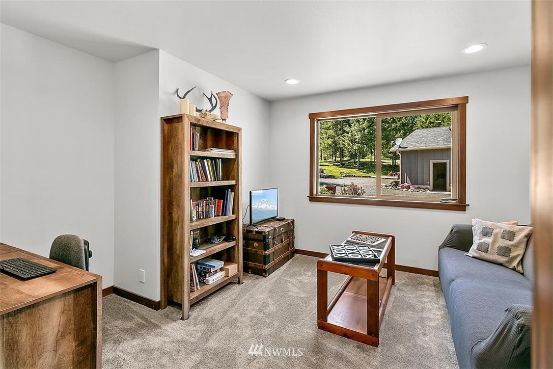 13945 Forsman Road Southeast Olalla, WA 98359 - Photo 19 of 39 Gallery Image 19