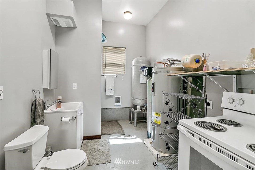 13945 Forsman Road Southeast Olalla, WA 98359 - Photo 36 of 39 Gallery Image 36