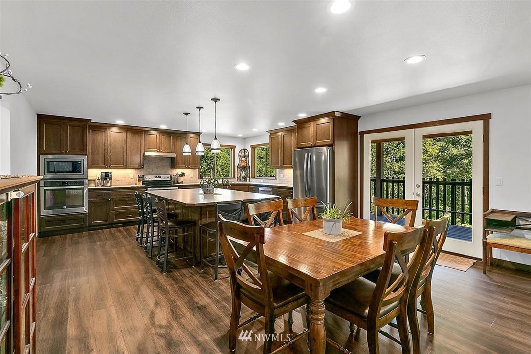 13945 Forsman Road Southeast Olalla, WA 98359 - Photo 10 of 39 Gallery Image 10