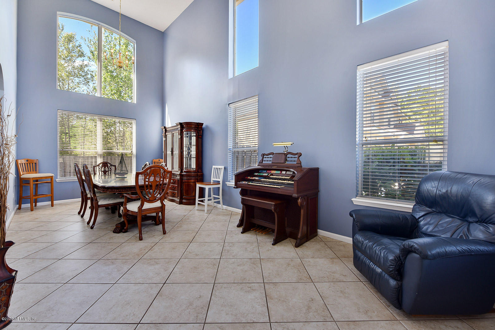 628 Spanish Wells Road Jacksonville, FL 32218 - Photo 6 of 37 005_1600x1067_mls_1600x1067
