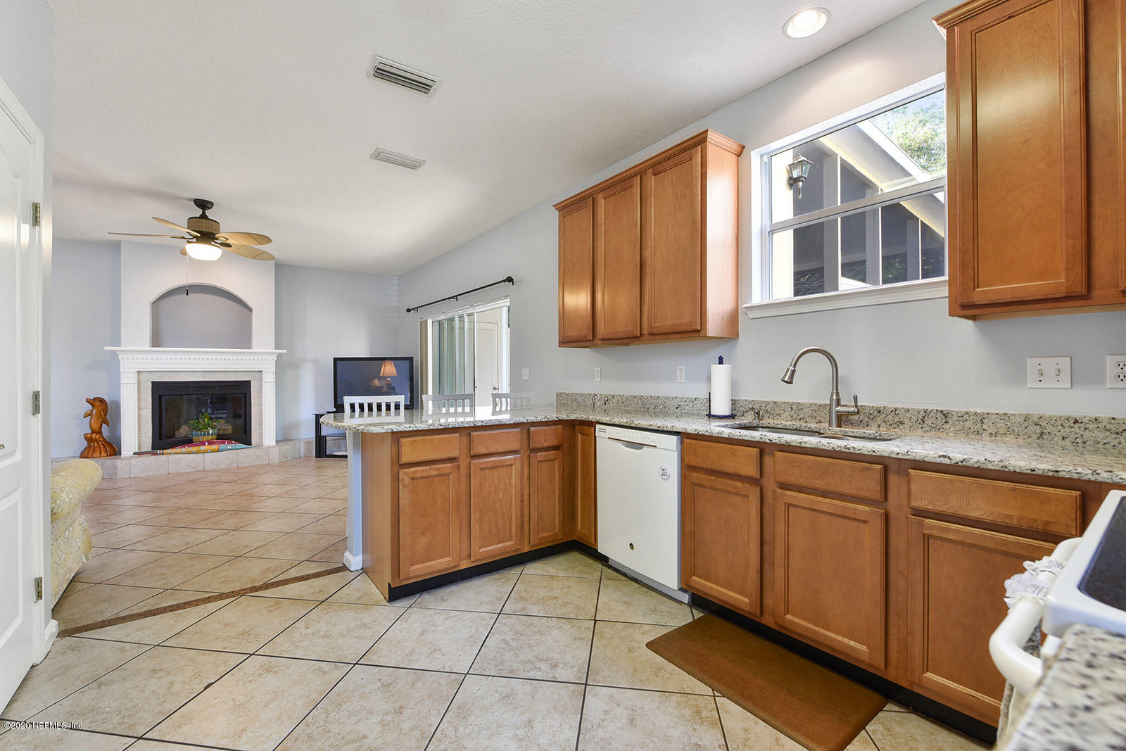 628 Spanish Wells Road Jacksonville, FL 32218 - Photo 10 of 37 011_1600x1067_mls_1600x1067