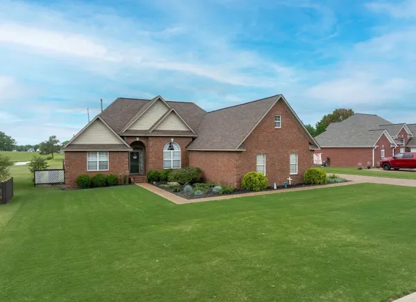 $459,900 | 112 Fairway Drive, Covington, TN 38019