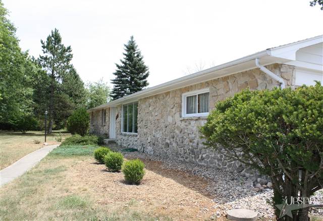 9202 Eby Road Fort Wayne, IN 46835 - Photo 2 of 22