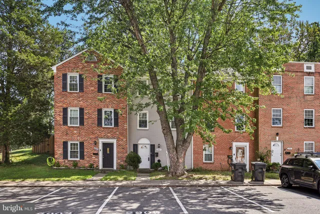 $2,700 | 2905 Wren Court, Woodbridge, VA 22191