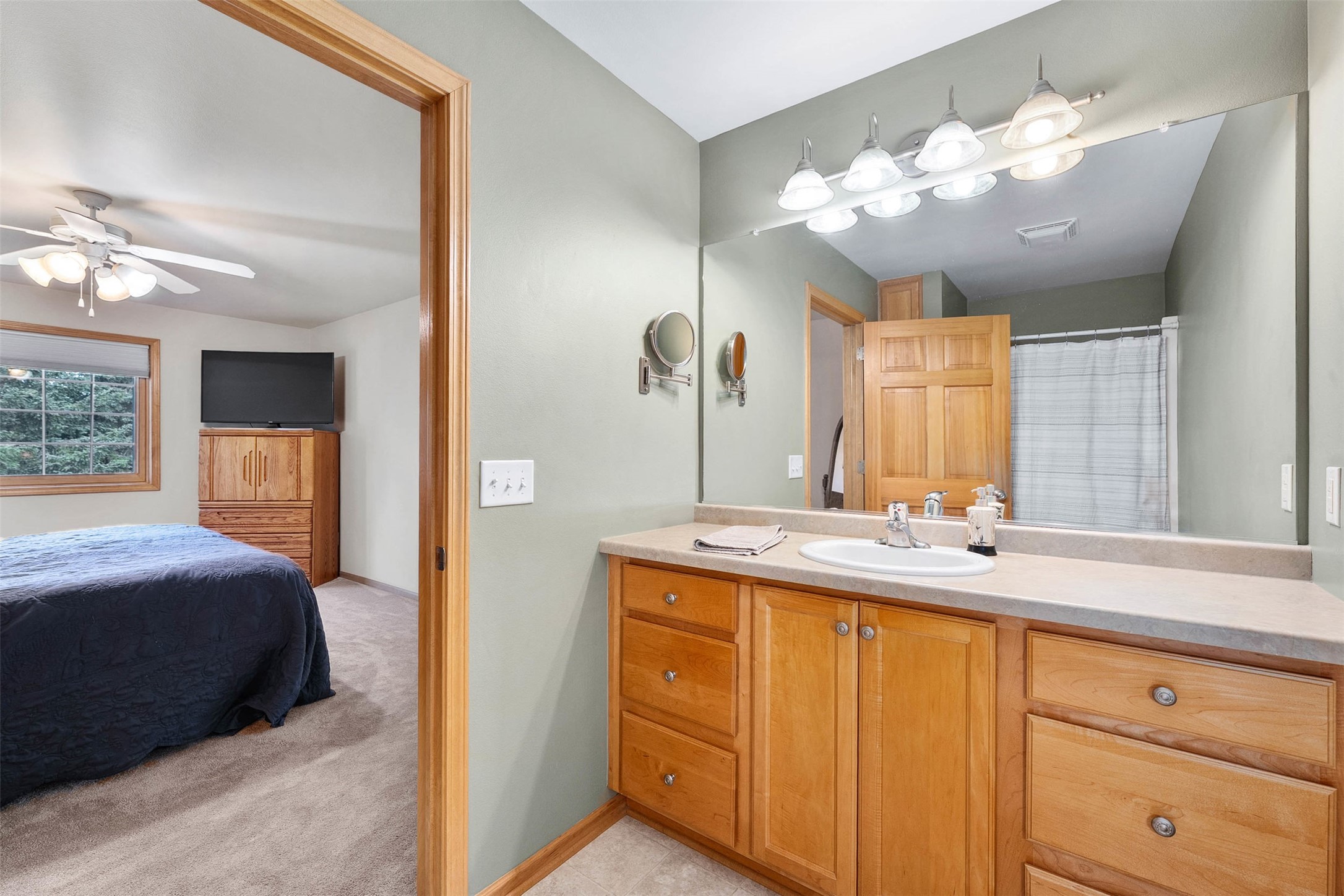 4274 Mill Ridge Circle, Unit 4 Eau Claire, WI 54703 - Photo 18 of 47