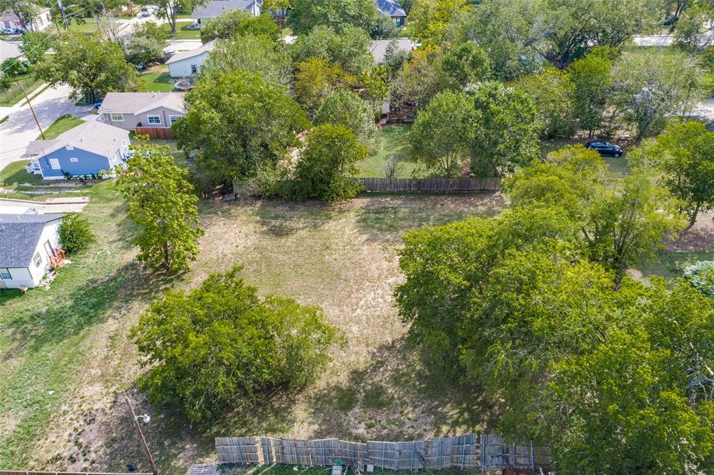 906 Hamilton Street McKinney, TX 75069 - Photo 12 of 13 an aerial view of residential house with outdoor space and trees all around