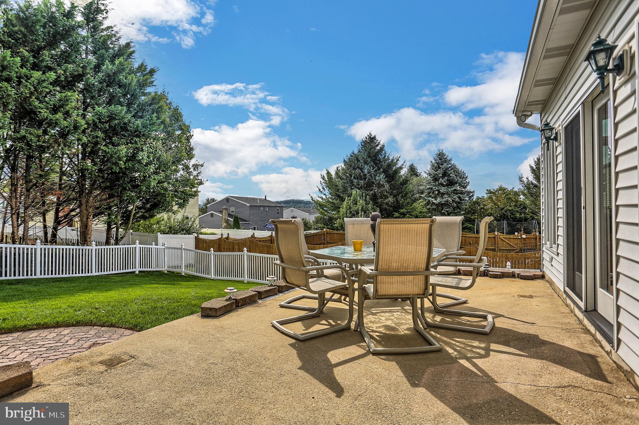 5135 Arney Road Harrisburg, PA 17111 - Photo 31 of 38 Imagine relaxing here after a long day!