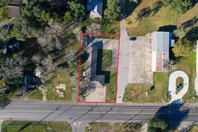 $300,000 | 114 Main Street, Hull, TX 77564