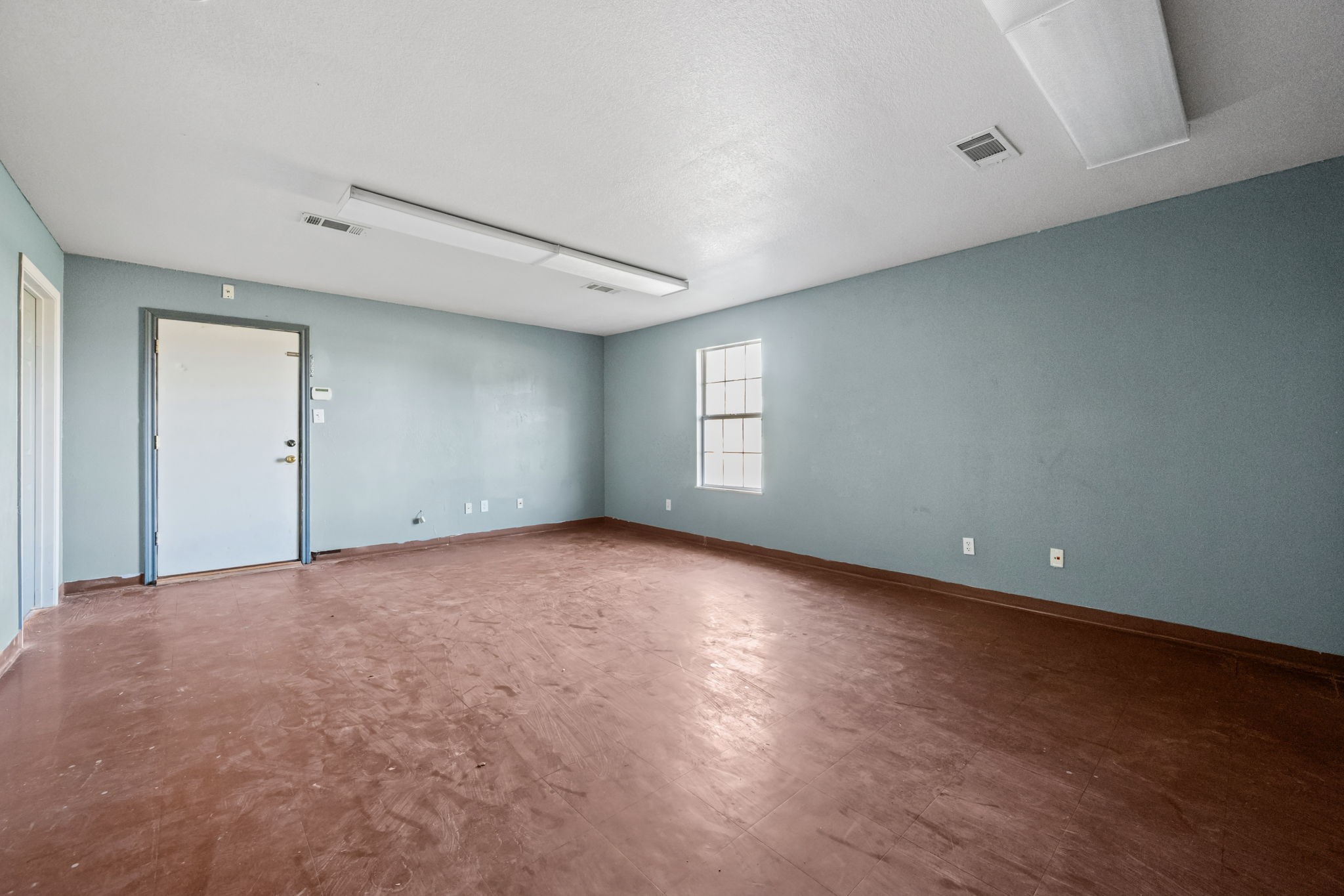 114 Main Street Hull, TX 77564 - Photo 8 of 25 a view of empty room