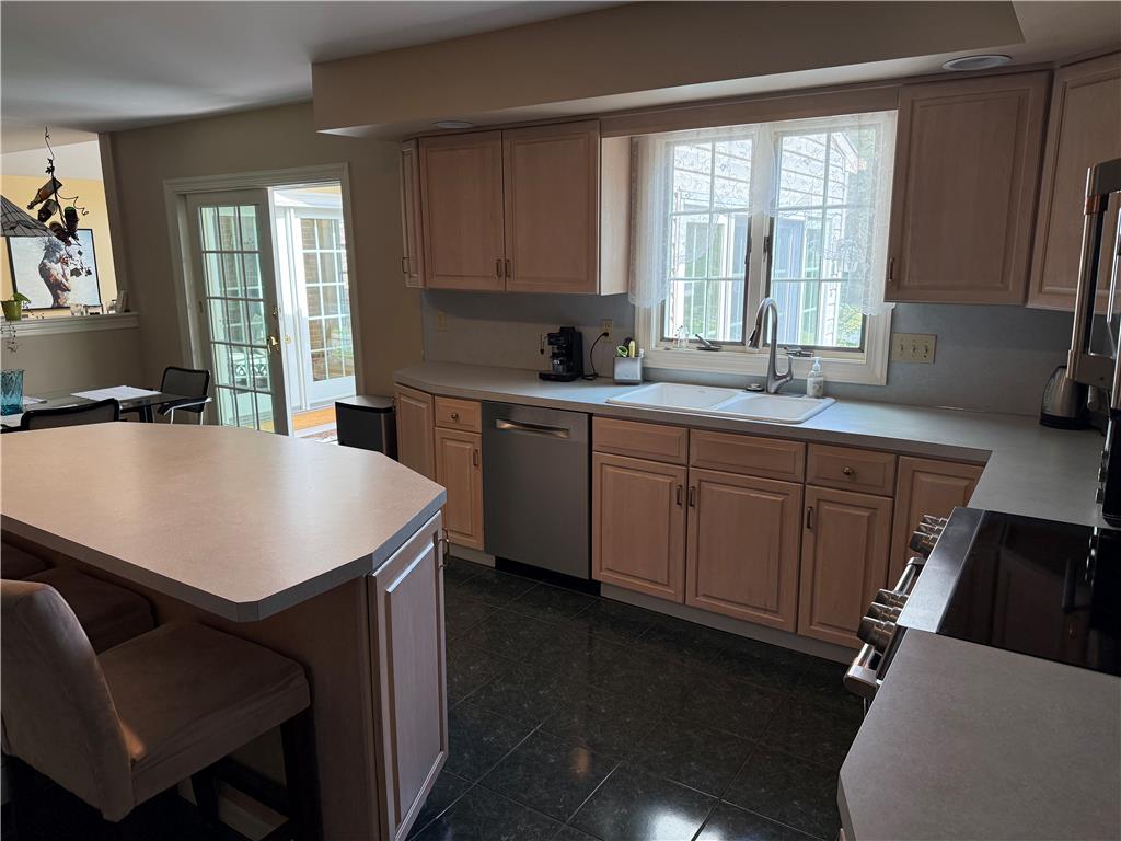 4114 Rochelle Drive Allentown, PA 18104 - Photo 18 of 35 Well-appointed kitchen features ample counter space, modern appliances, and a convenient island with seating.