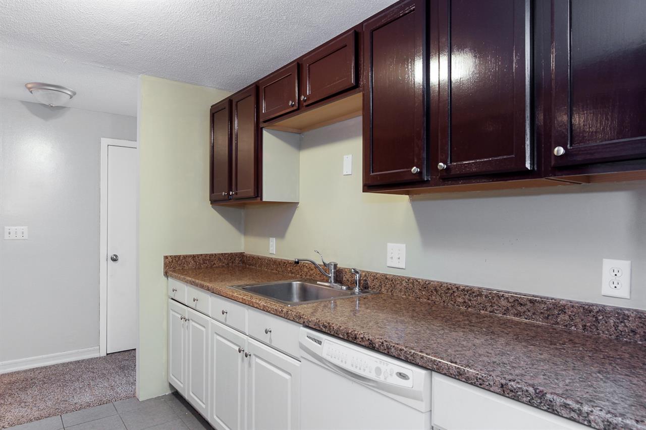 3 Strawberry Bank Road, Unit 21 Nashua, NH 03062 - Photo 3 of 29