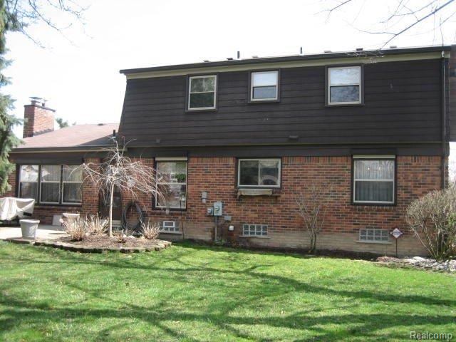 18215 Wayne Road Livonia, MI 48152 - Photo 25 of 25 Back.JPG