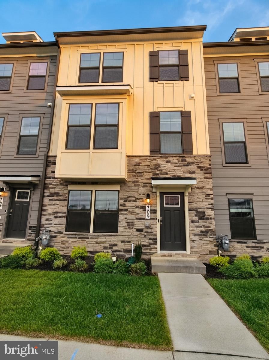 709 Compass Way Frederick, MD 21701 - Photo 1 of 22 Gallery Image 1